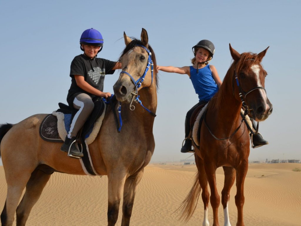 horse-riding-desert